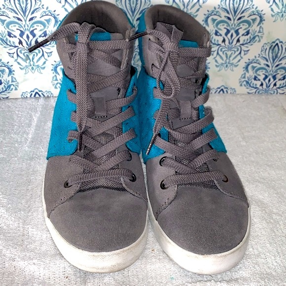 🔹Volcom Woman’s High Top Sneakers.. - Picture 3 of 8